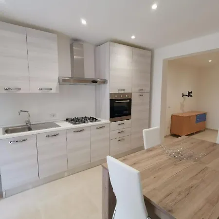 Apartament Eraclito 1 *